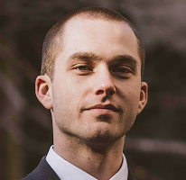 Thomas Whitfield portrait, trading analyst and crypto market expert